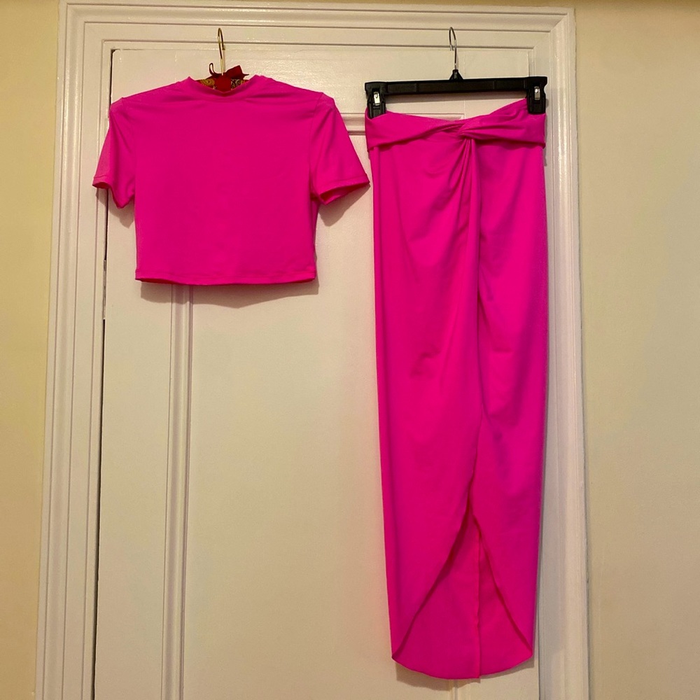 SKIMS Barbie pink swim co-cord. Twisted waist band, high slit, crop top.